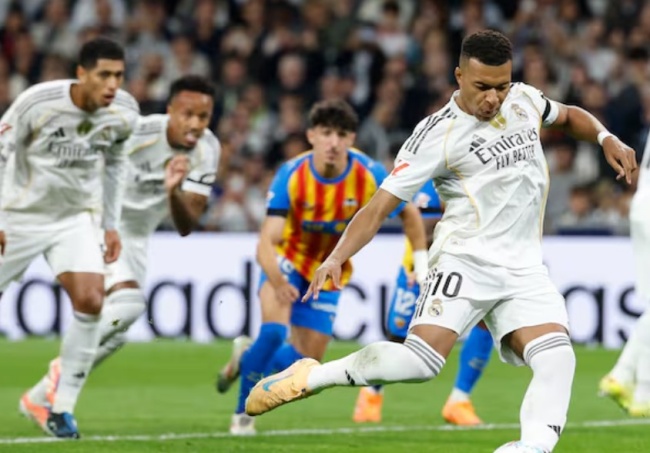 Alonso: “Mbappe sẽ ghi rất nhiều bàn, Vinicius chơi tuyệt vời”_6927f8f0d2460.jpeg