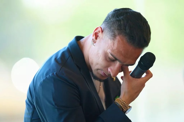 Antony khóc khi rời MU, quay lại Real Betis_6928047e4b3d7.jpeg