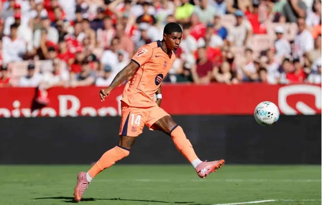 Barca thảm bại làm lu mờ thống kê ấn tượng của Rashford_6927fe528c441.jpeg