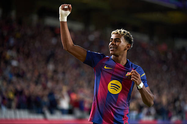 Barcelona thắng Elche: Yamal trở lại mạnh mẽ, Lopez tiếp tục thăng hoa_6927f8b2dc96f.jpeg