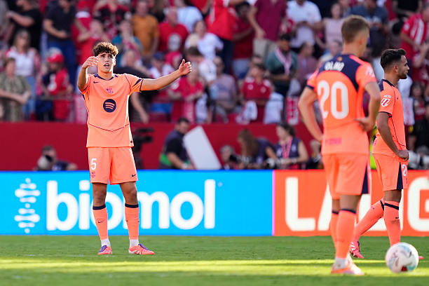 Barcelona thua đậm Sevilla: Tử huyệt phòng ngự; Rashford cô đơn_6927fe3eaa0c9.jpeg