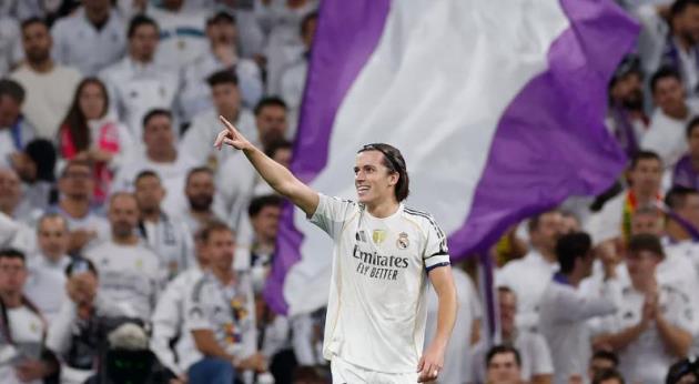 Carreras tiết lộ cảm xúc đặc biệt sau bàn thắng đầu tiên cho Real Madrid_6927f8f730275.jpeg