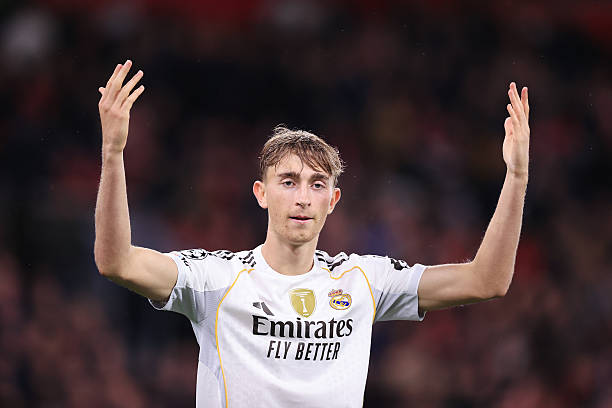 Dean Huijsen rút khỏi tuyển Tây Ban Nha, trở về Real Madrid_6927f634bfbc8.jpeg