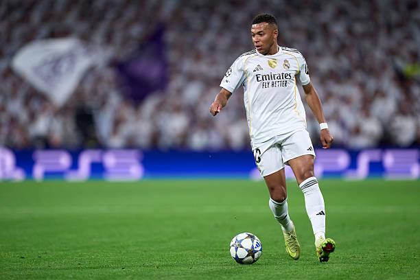 El Clasico: Mbappe lĩnh xướng hàng công Real Madrid đấu Barcelona_6927fad38b4f1.jpeg