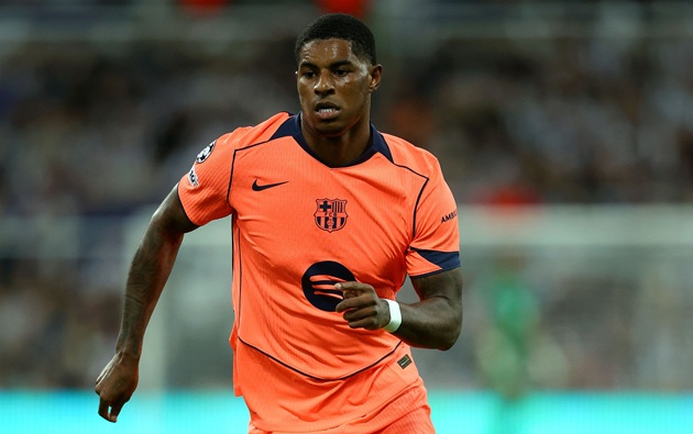 Hansi Flick nêu ý định của Barca khi mượn Rashford từ MU_6927fbc288877.jpeg