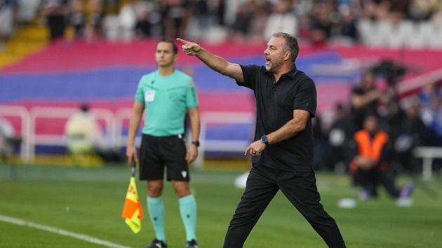 Hansi Flick: “Pha ăn mừng không nhắm vào ai, đó là cảm xúc của tôi”_6927fc3585532.jpeg