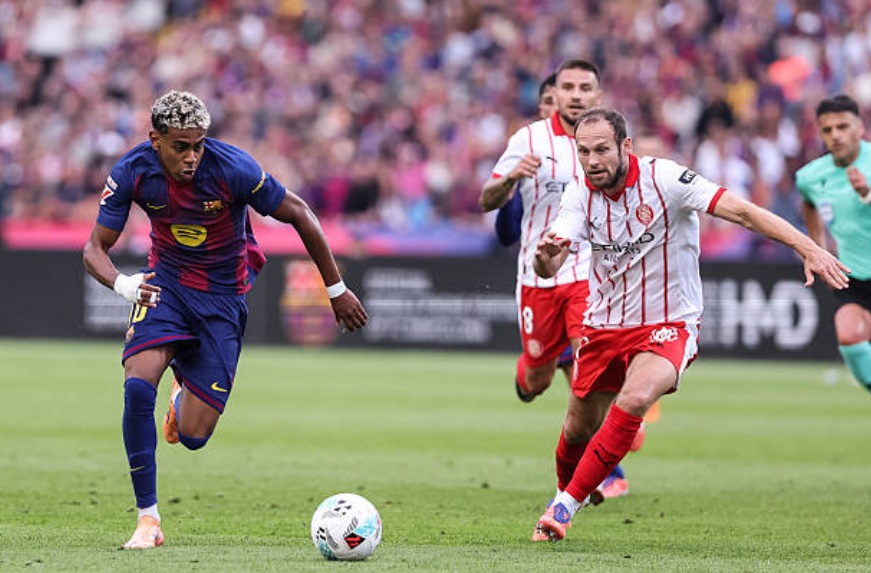 Lamine Yamal đáp trả lùm xùm bằng màn trình diễn hay nhất trận_6927fc3b8f06d.jpeg