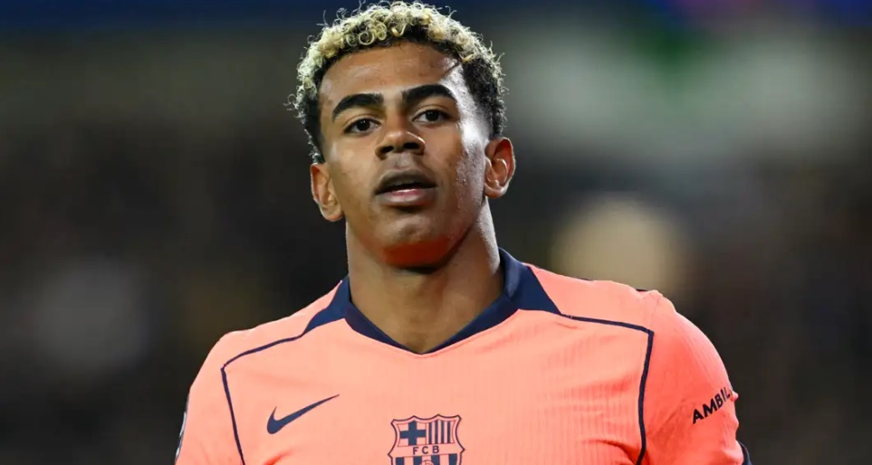 Lamine Yamal suýt bị đối thủ đánh cắp khỏi tay Barcelona_6927f63bcab08.jpeg