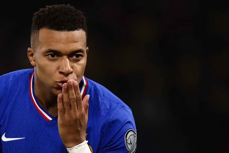 Mbappe trở lại Madrid vì chấn thương nhẹ, vắng trận gặp Azerbaijan_6927f66cb4756.jpeg