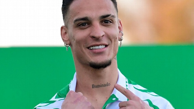 Real Betis ra mắt dòng thời trang lấy cảm hứng từ Antony_6928036d63e1b.jpeg