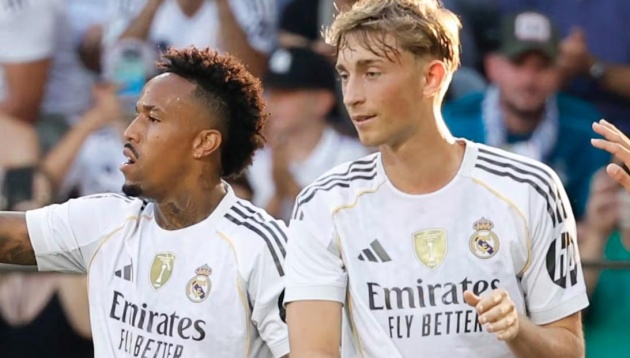 Real Madrid dựng “bức tường vàng” 170 triệu euro trước khung thành_6928039ae30e8.jpeg