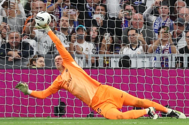 Szczesny xuất thần cản phá Mbappe, cứu Barca khỏi thảm bại_6927fa3518a69.jpeg