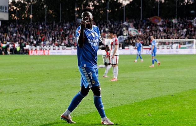 Vinicius gây tranh cãi vì đáp trả CĐV Rayo bằng lời lẽ ngạo nghễ_6927f7af0f35f.jpeg