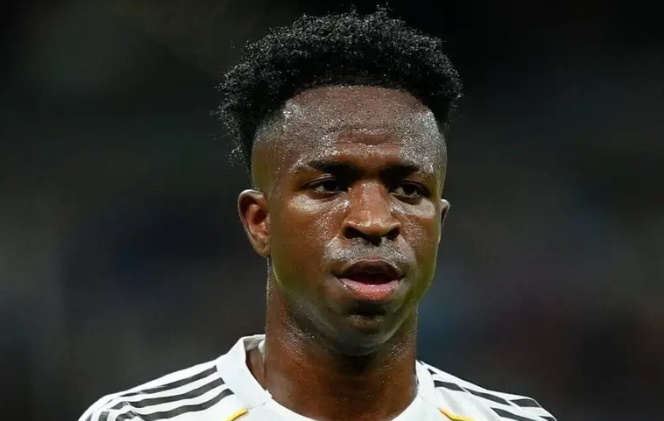 Vinicius ra yêu sách lương 30 triệu euro, dọa rời Real vì Xabi Alonso_6927f49df2be6.jpeg