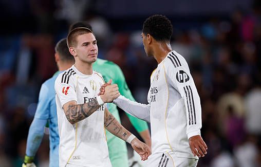 Xabi Alonso và câu hỏi hóc búa: Bellingham hay Mastantuono?_6927fd1736220.jpeg