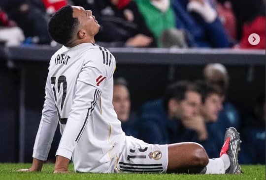 Alexander-Arnold đau lòng vì chấn thương đùi, hẹn gặp lại Madridista vào năm 2026_695232636f493.jpeg