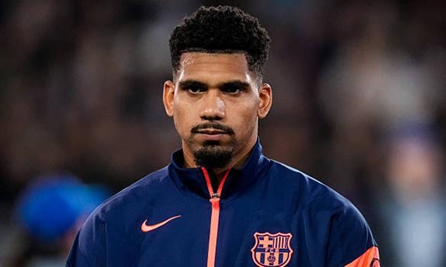 Barcelona đấu Alaves: Araujo “mất tích” bí ẩn_6952340e04695.jpeg