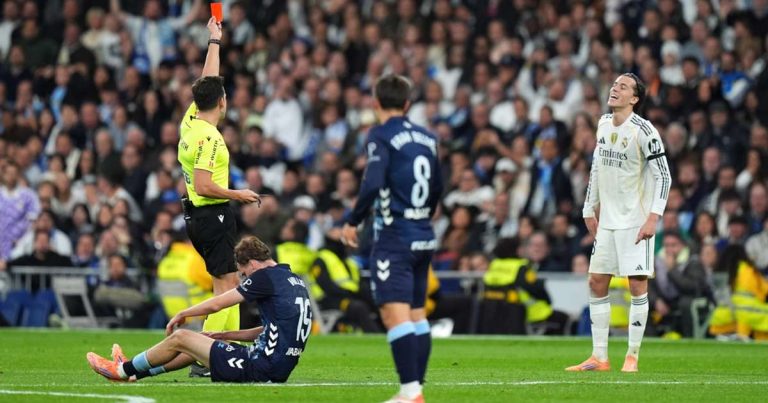 Chuyên gia trọng tài Burrull: “Trọng tài đã sai trong quyết định với Carreras”_6952320e9cc91.jpeg