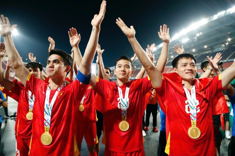 ‘Cuộc chiến’ thế hệ ở Quả bóng vàng Việt Nam 2025_6952331add768.jpeg