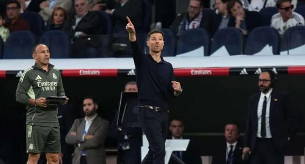 HLV Xabi Alonso tức giận với Fran Garcia sau thẻ đỏ không cần thiết_6952322810c44.jpeg