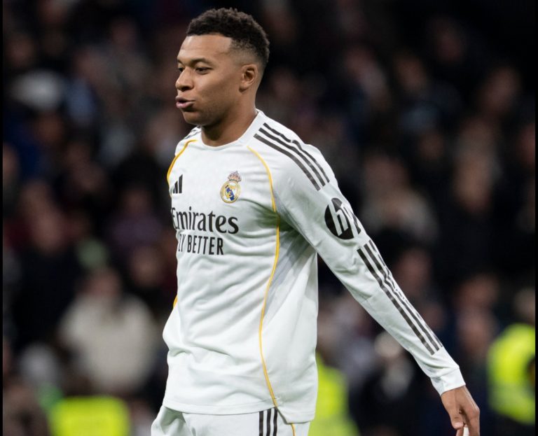 Mbappe dành tặng bàn thắng kỷ lục cho “người hùng” Ronaldo_6952304dbe529.jpeg