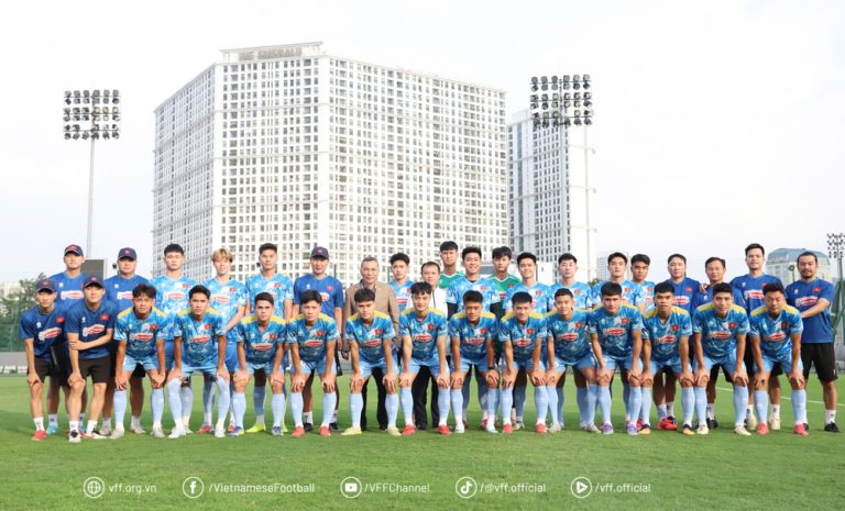 Tin nóng bóng đá Việt Nam hôm nay 25/12: U23 Việt Nam sung sức trước ngày sang Qatar; U19 futsal Việt Nam thắng đậm Brunei 18-0_69523302d7f96.jpeg
