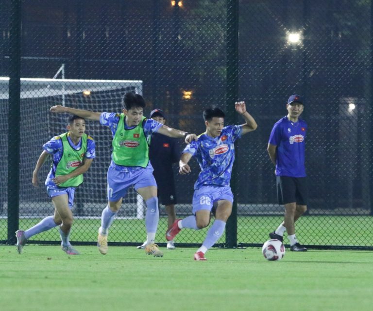 Tin nóng bóng đá Việt Nam hôm nay 28/12: Đình Bắc hào hứng trước VCK U23 châu Á 2026; HAGL vô địch Cúp tứ hùng Thái Nguyên_695232dbc499b.jpeg