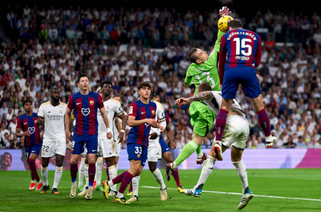 3 câu hỏi sau chiến thắng của Real ở trận Siêu kinh điển_695bda832e68c.png