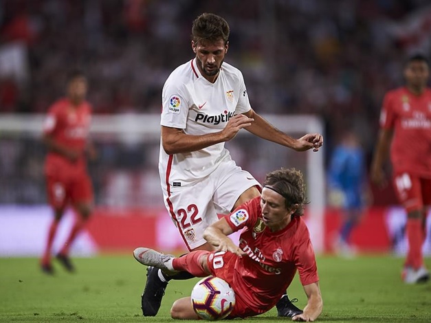 5 điểm nhấn Sevilla 3-0 Real Madrid: Benzema ngựa quen đường cũ, Modric thành ‘tệ nhất’_695cf82653977.jpeg