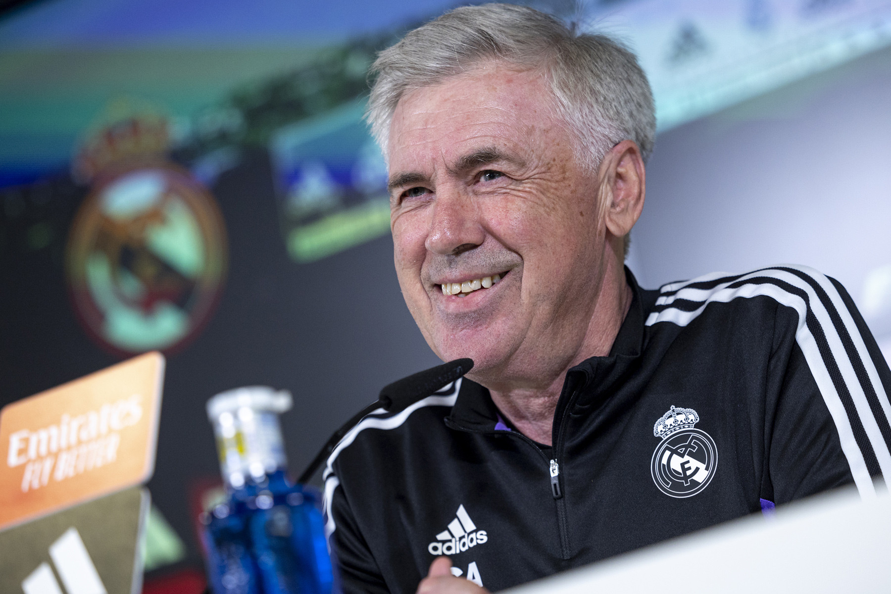 Ancelotti cam đoan: “Benzema không rời Real Madrid”_695c1e705ffa3.jpeg