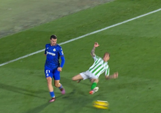 Antony lên tiếng sau thẻ đỏ đầu tiên kể từ năm 2022_695b8d30a8f7b.jpeg