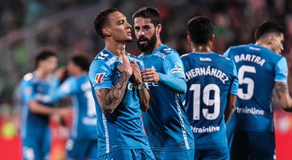 Antony volley đẹp mắt, Betis nung nấu hy vọng dự Champions League_695b833084b2e.jpeg