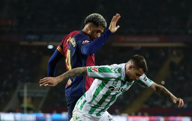 Araujo cay đắng khi Barca bị Betis cầm hòa 1-1_695b869aa59fa.jpeg