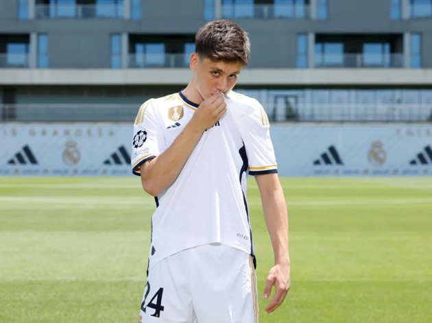 “Arda có nhiều tiềm năng hơn Messi”_695c143cc4432.png