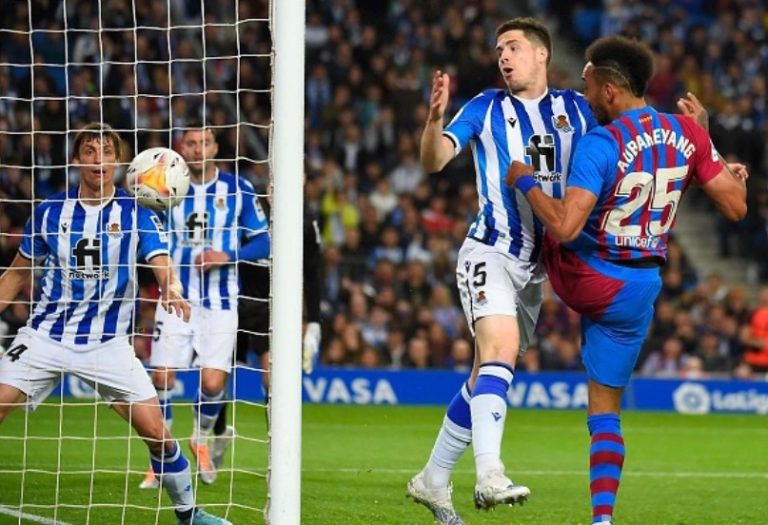 Aubameyang tỏa sáng giúp Barca trở lại vị trí thứ 2_695c41150b5ef.jpeg