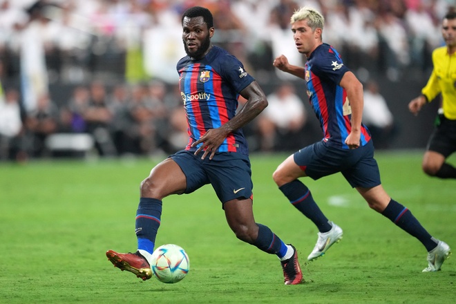 Barca chỉ đăng ký được 13 cầu thủ_695c1d248b430.jpeg