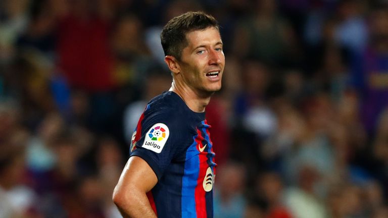 Barca chuẩn bị “tàn nhẫn” với Lewandowski?_695c05d4e141d.jpeg