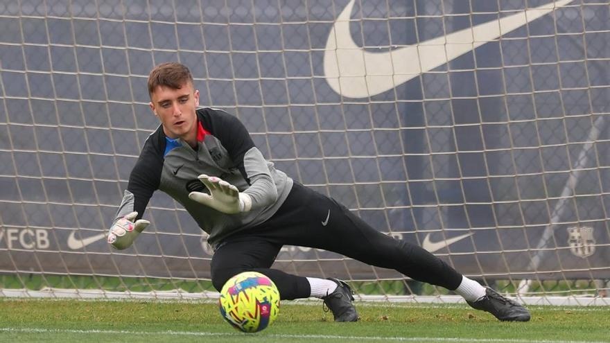 Barca gọi thủ môn 15 tuổi lên tập luyện trước El Clasico_695c2412bf338.jpeg