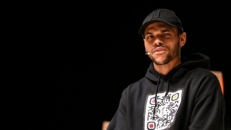 Barca phải bồi thường bao nhiêu cho tiền đạo tỷ phú?_695c379c9e074.jpeg