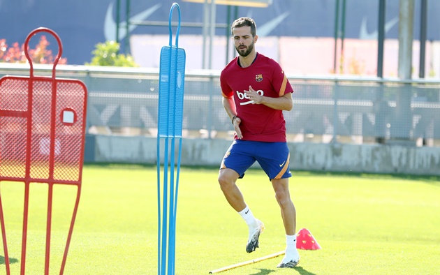 Barca ra quyết định, Pjanic được trao cho số áo huyền thoại_695c6fbb3e057.jpeg