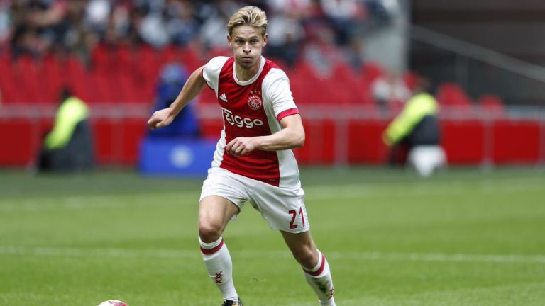 Barcelona hoãn chiêu mộ Frenkie de Jong mùa hè này_695d0a5a90135.jpeg