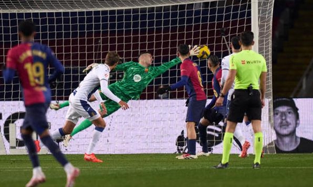 Barcelona thua sốc trên sân nhà, đối diện nguy cơ mất ngôi đầu La Liga_695b9eba7d4dc.jpeg