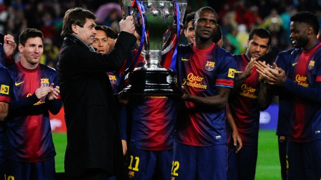 Barcelona tri ân “huyền thoại 100 điểm”_695cd9f44744a.jpeg