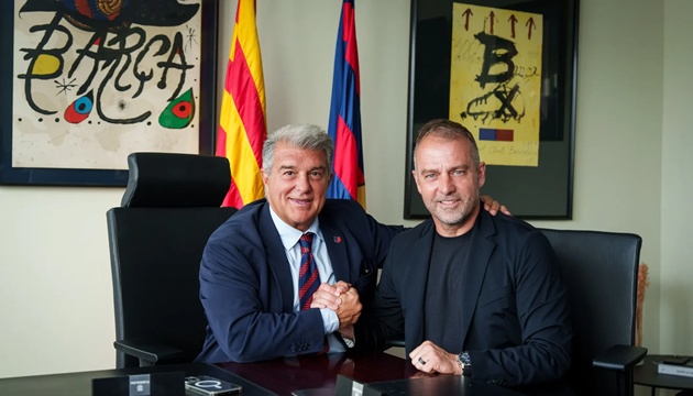 Barcelona “trói chân” Hansi Flick: Nước cờ khôn ngoan sau mùa giải ăn ba lịch sử_695b793347927.jpeg