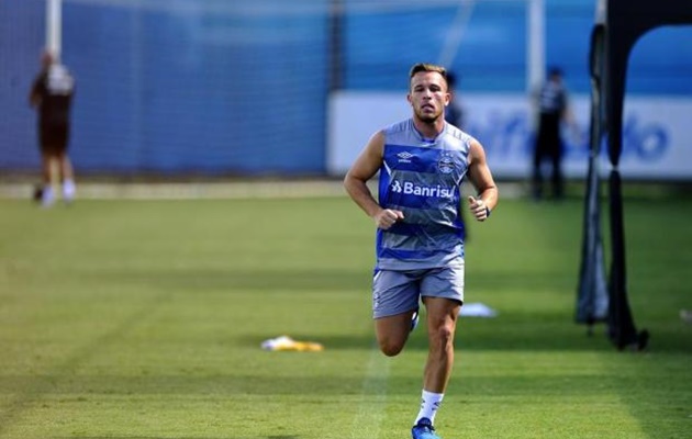 Bất ngờ gặp trục trặc, Arthur Melo chưa thể đến Barcelona_695d093cac481.jpeg