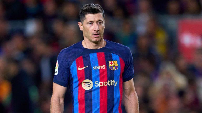 Bất ngờ Robert Lewandowski_695c2de00dc48.jpeg