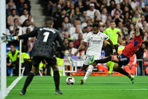 Benzema hụt pen, Real mất ngôi đầu vào tay Barca_695c34fb55cc2.jpeg