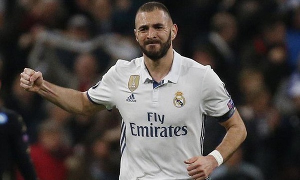 Bị chê “quá già”, Benzema mắng chủ tịch Napoli là “điên”_695d05b0e7b3a.jpeg