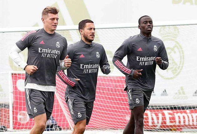 Bị nghiền nát, các ngôi sao Real sốc với quyết định của Zidane_695c664508524.jpeg