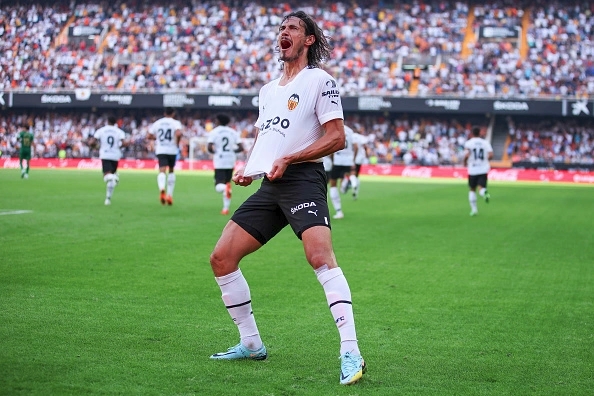 Cavani gây ấn tượng ở tuổi 35_695c33b4952f7.jpeg